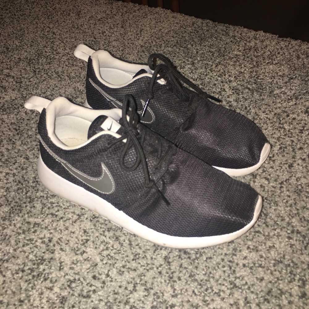 Nike Roche - Picture 6 of 6